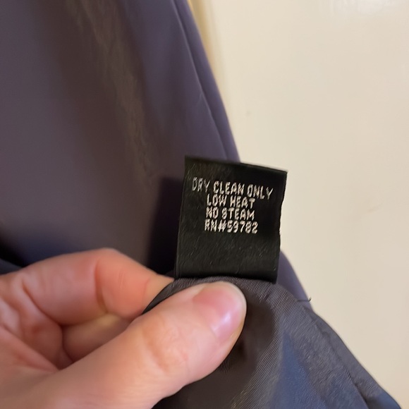 Adrianna Papell Gray Sleeveless Dress. Size 2. - Picture 4 of 10